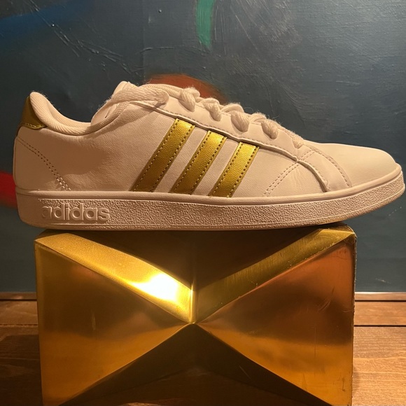 Adidas Women’s Grand Court Tennis Shoes - Picture 1 of 9